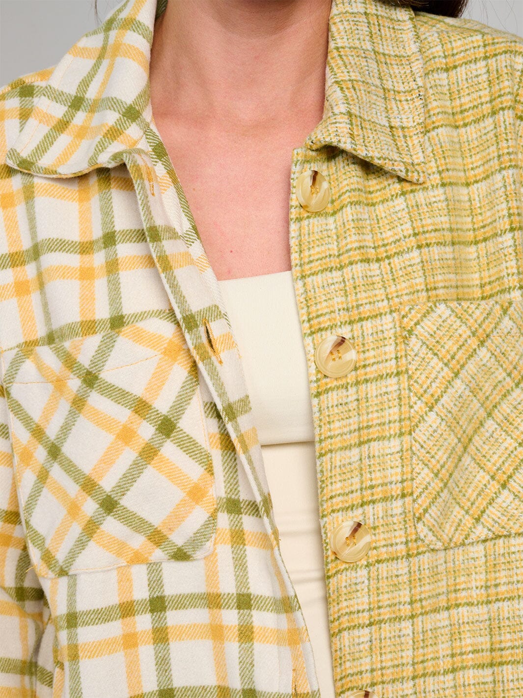 WOMEN'S LONG SLEEVE BUTTON CLOSURE FRONT POCKETS SHERPA JACKET